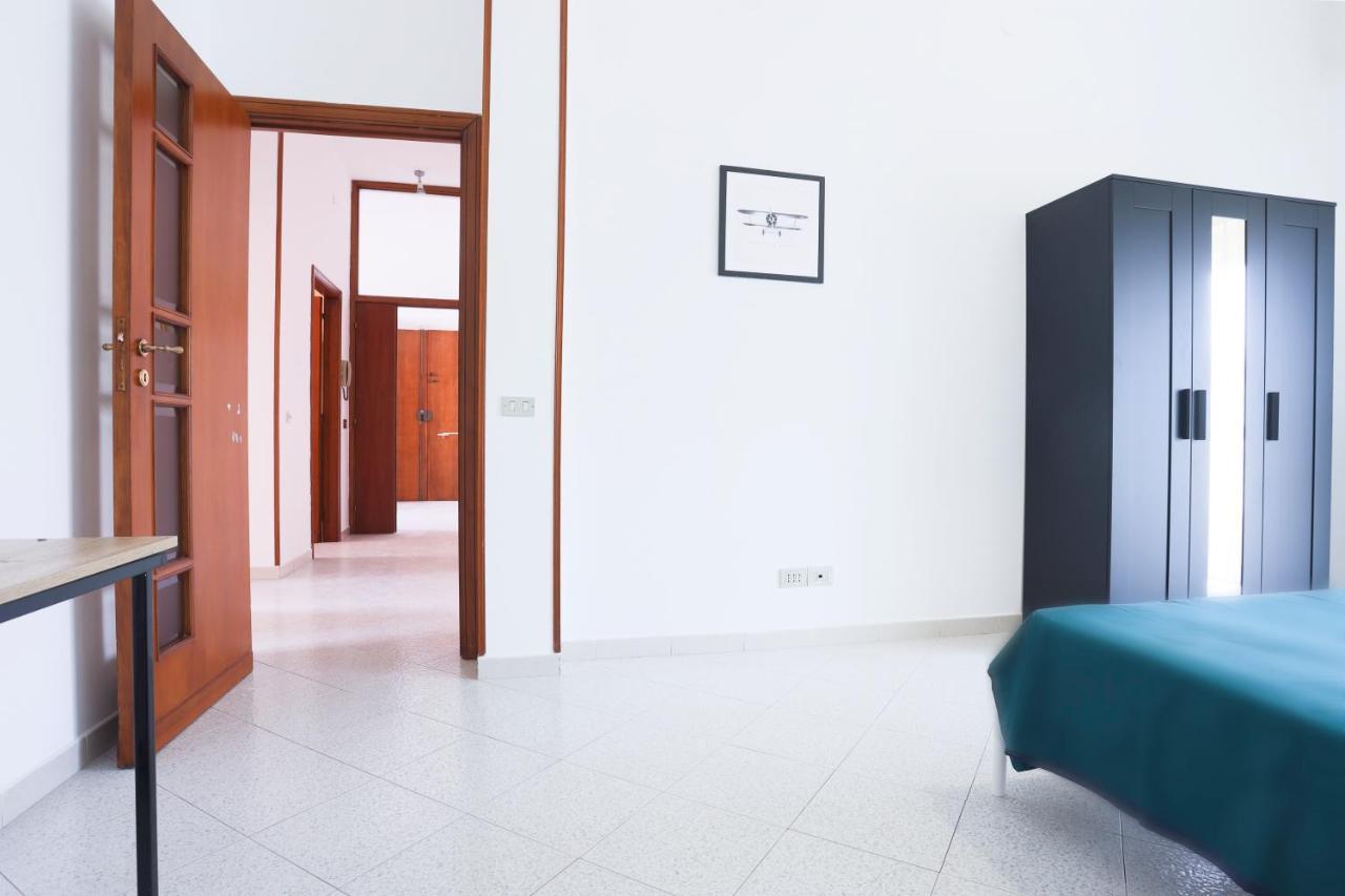 Bright Apartment Near The Sea With Parking Salerno Esterno foto
