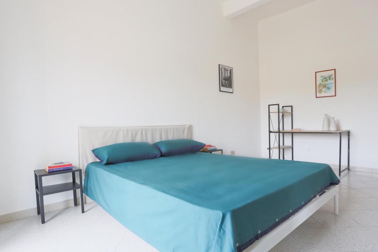 Bright Apartment Near The Sea With Parking Salerno Esterno foto