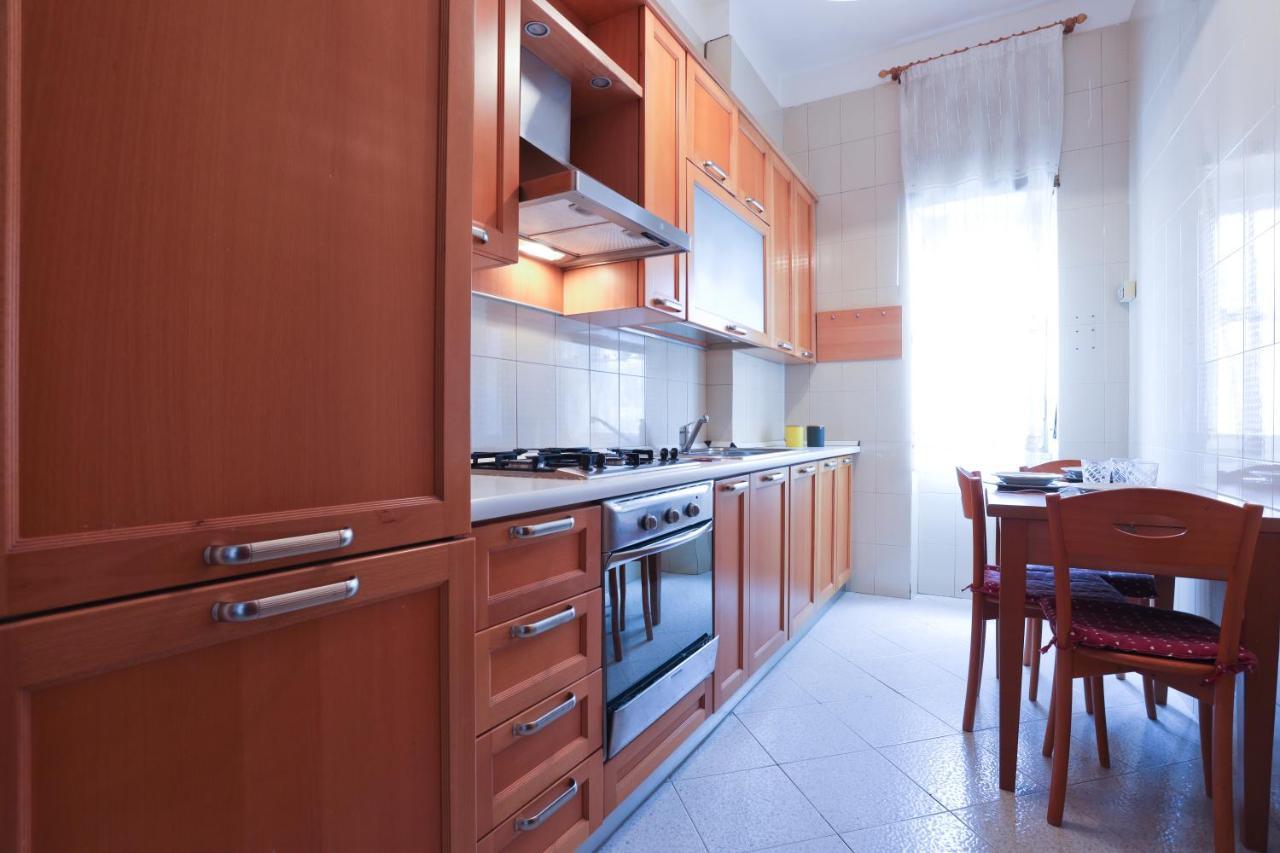 Bright Apartment Near The Sea With Parking Salerno Esterno foto
