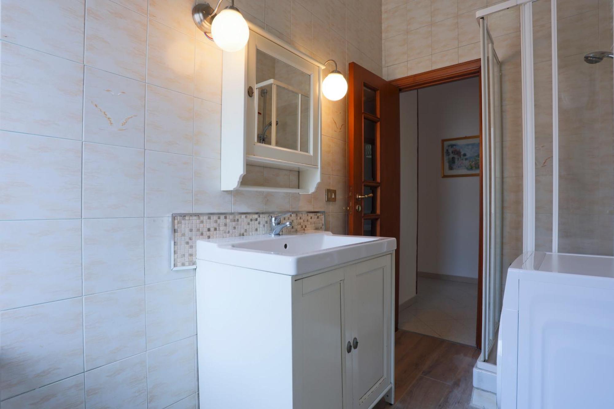 Bright Apartment Near The Sea With Parking Salerno Esterno foto
